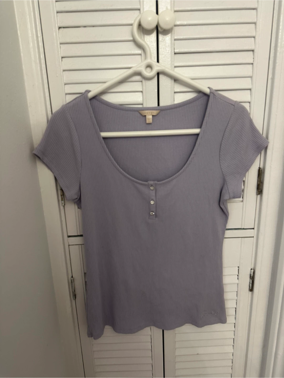 Guess Ribbed Henley Top - Lavender