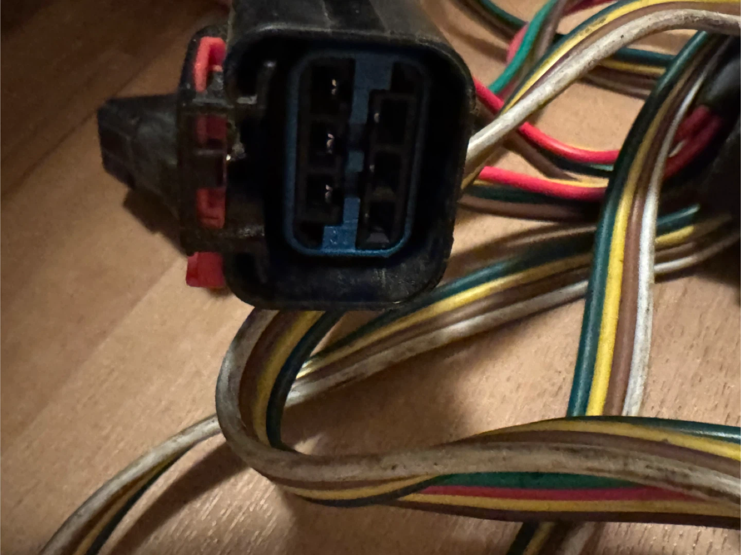 CURT Standard Duty Circuit Protected Trailer Wiring Converter - photo 2