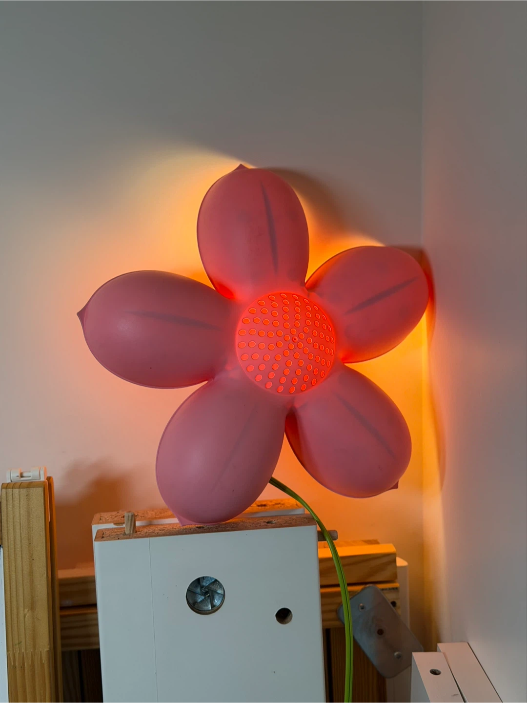 Pink Flower Lamp with Green Cord - photo 2