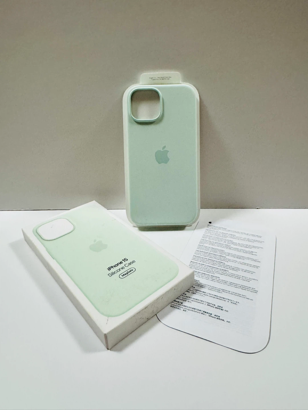 Apple iPhone 15 Silicone Case MagSafe - Soft Mint - photo 2