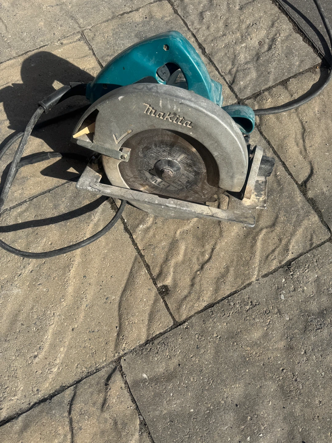 Makita 185mm Circular Saw Model 5007NB - photo 2