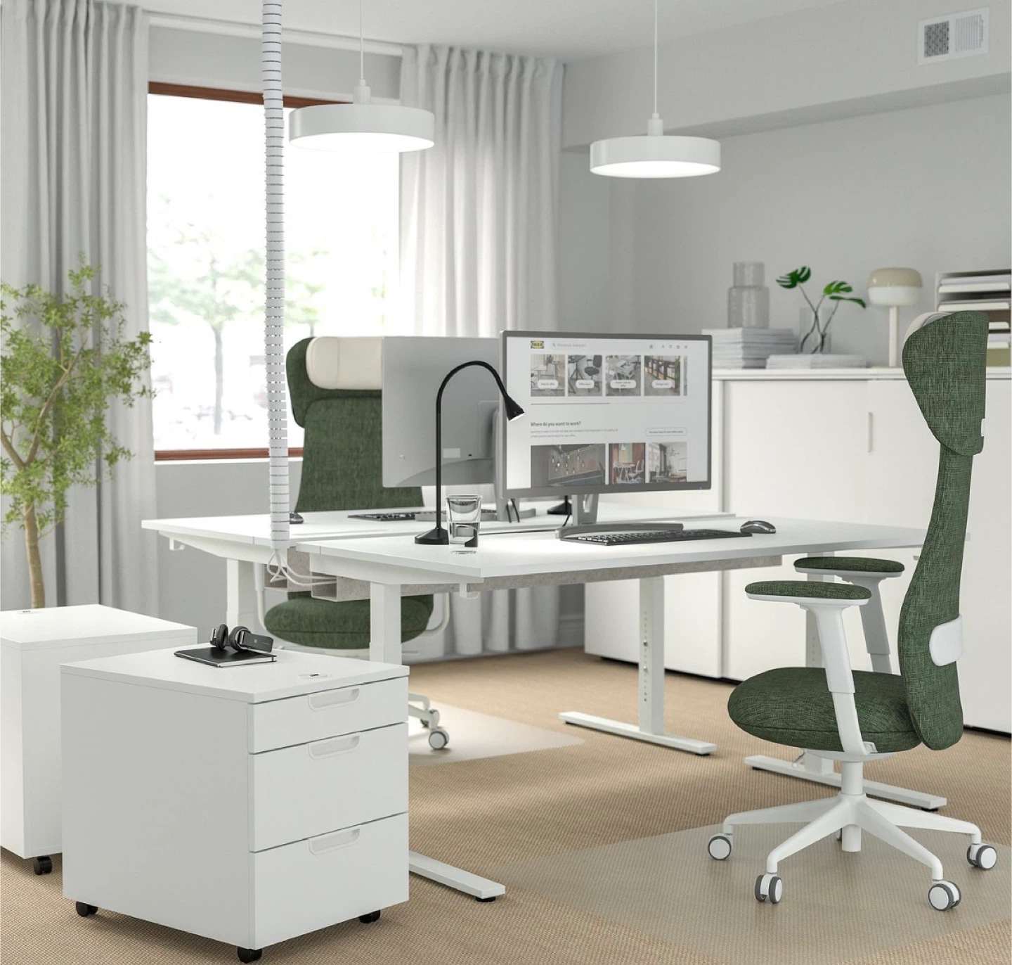 Final sale~3/16 IKEA MITTZON Desk (Largest)11month used
