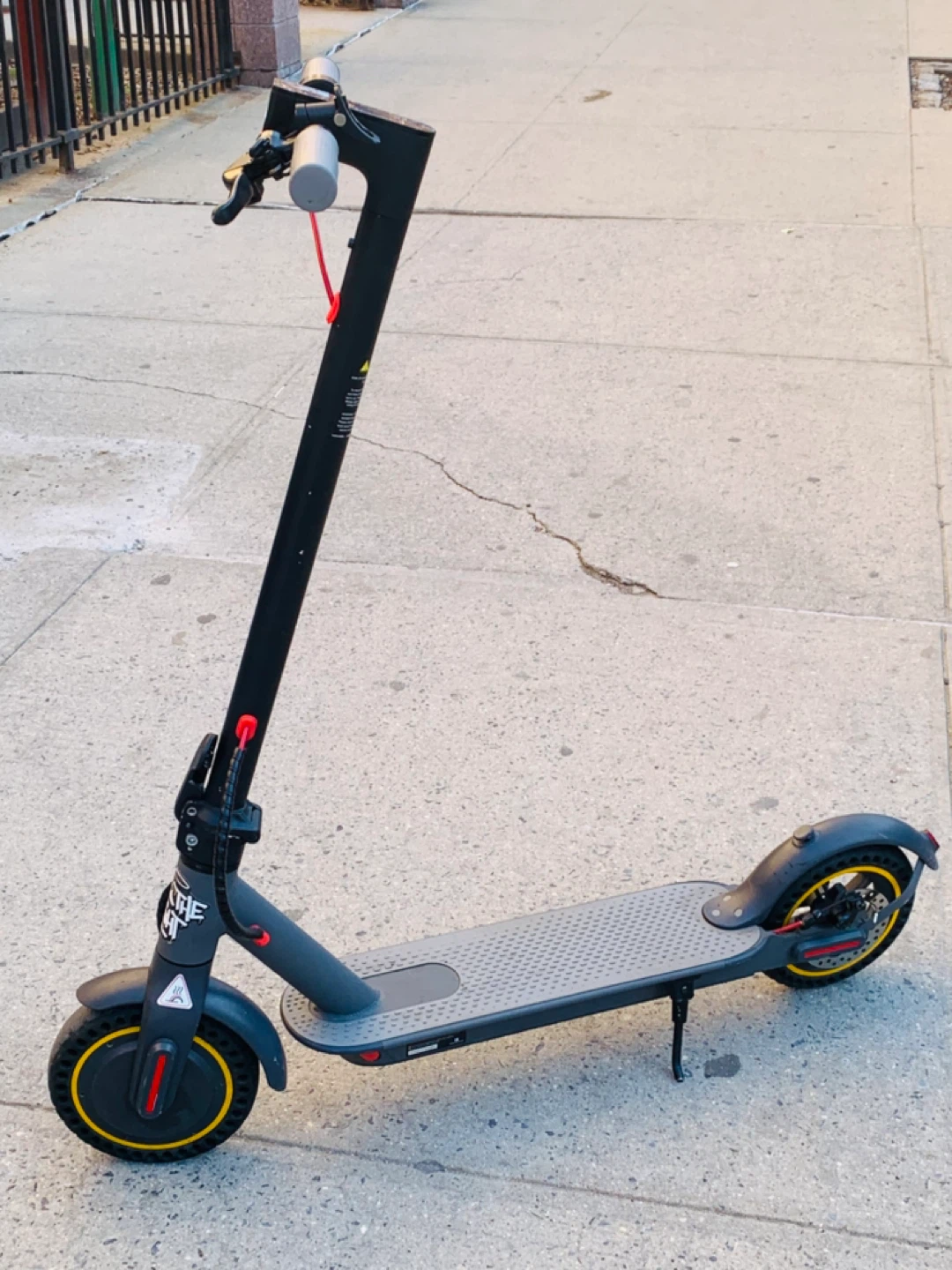 Electric scooter run fast