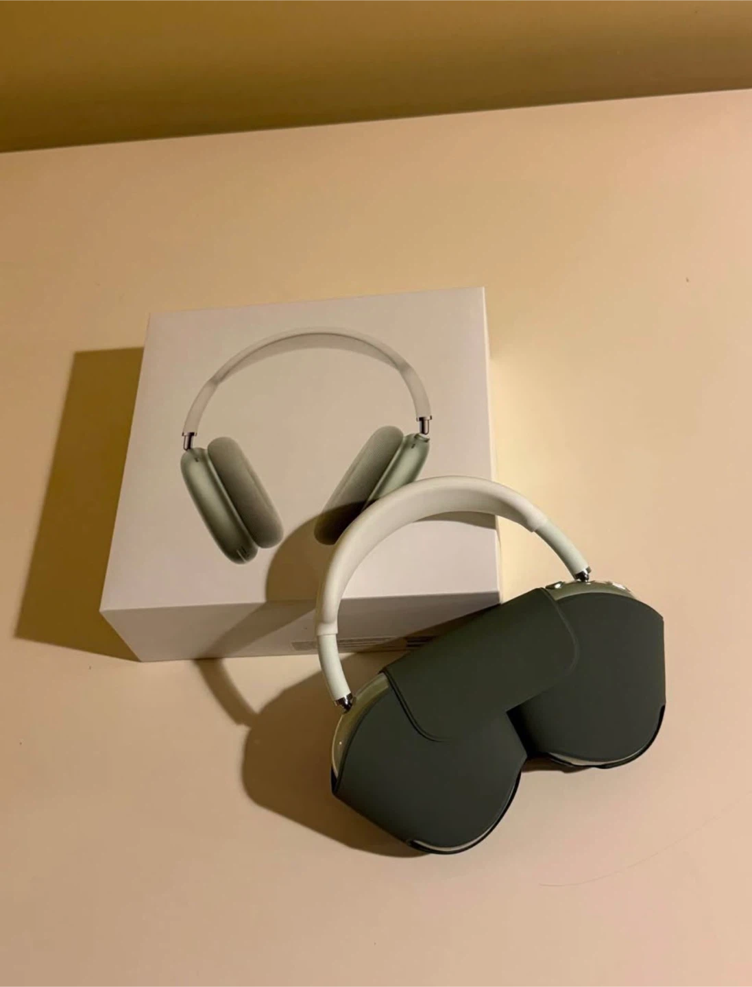 Apple AirPods Max Headphones - Green