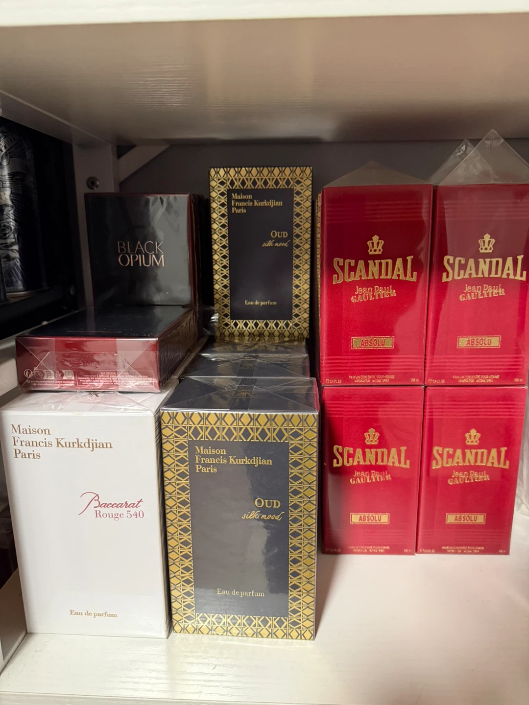 Perfumes - photo 2
