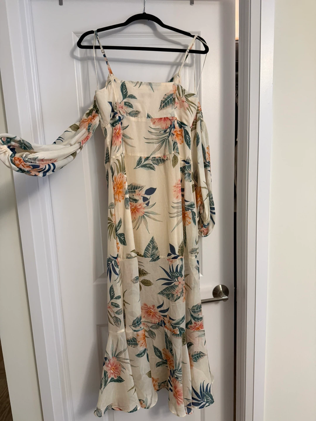 Guess Floral Cold Shoulder Maxi Dress - photo 4