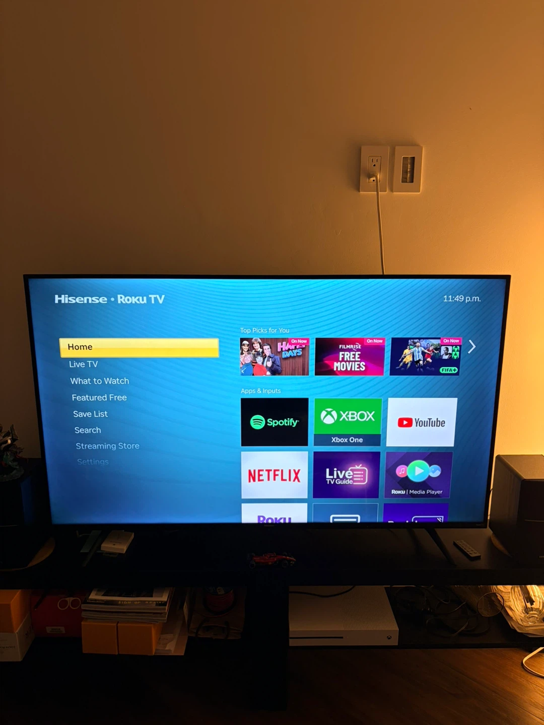 Hisense Roku TV 55R6+ - photo 2