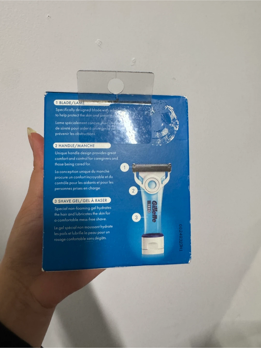 Gillette TREO Disposable Razors with Shave Gel - 4 Pack - photo 2