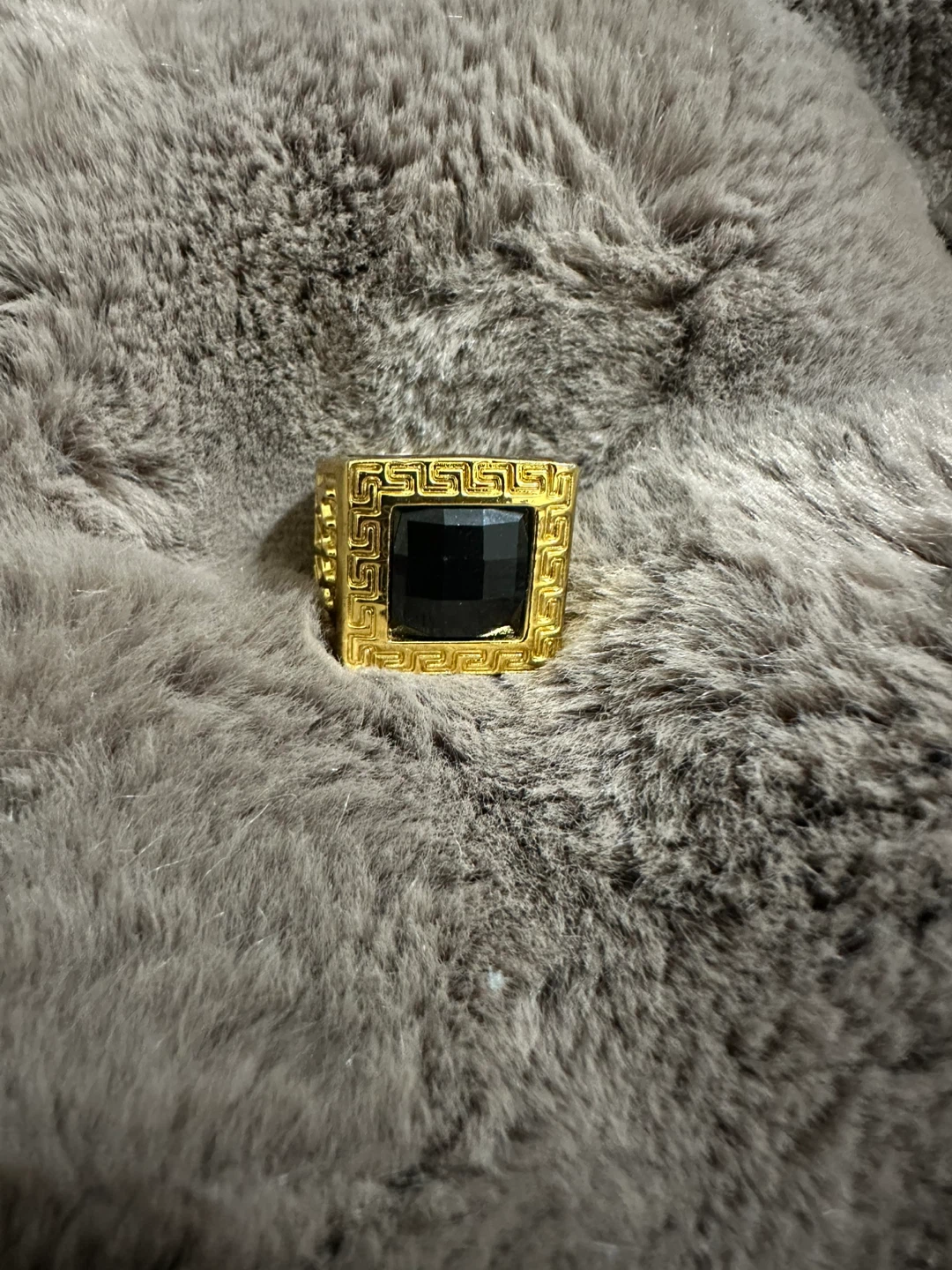 Gold-toned ring with black square stone - photo 4