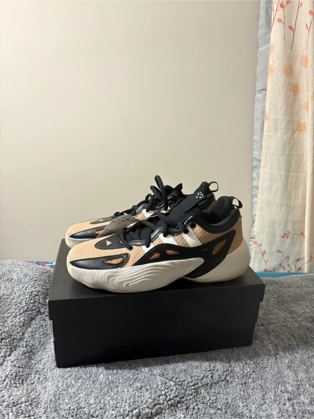 Size: 9.5 Men “Adidas Trae Unlimited 2”