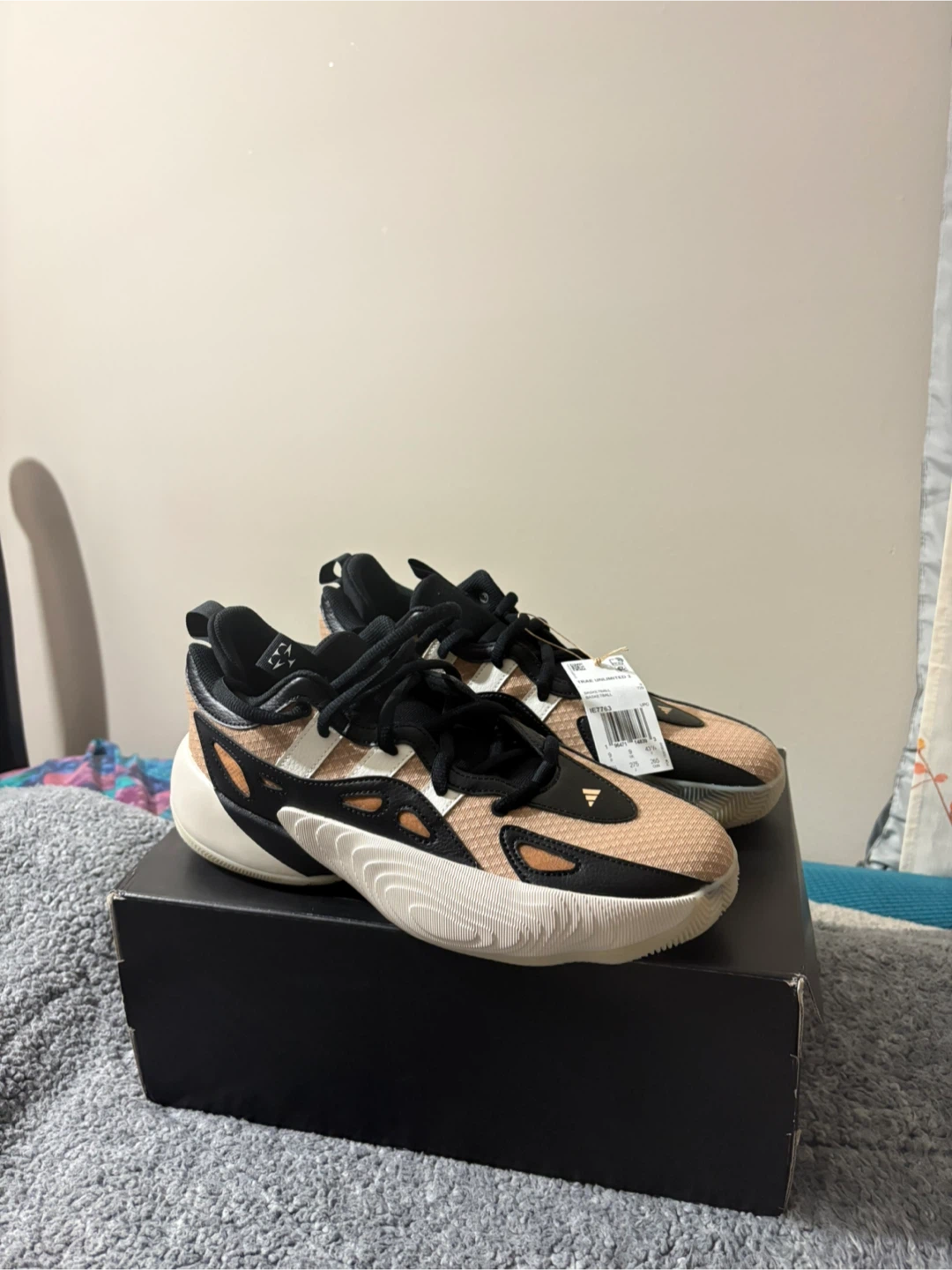 Size: 9.5 Men “Adidas Trae Unlimited 2” - photo 2