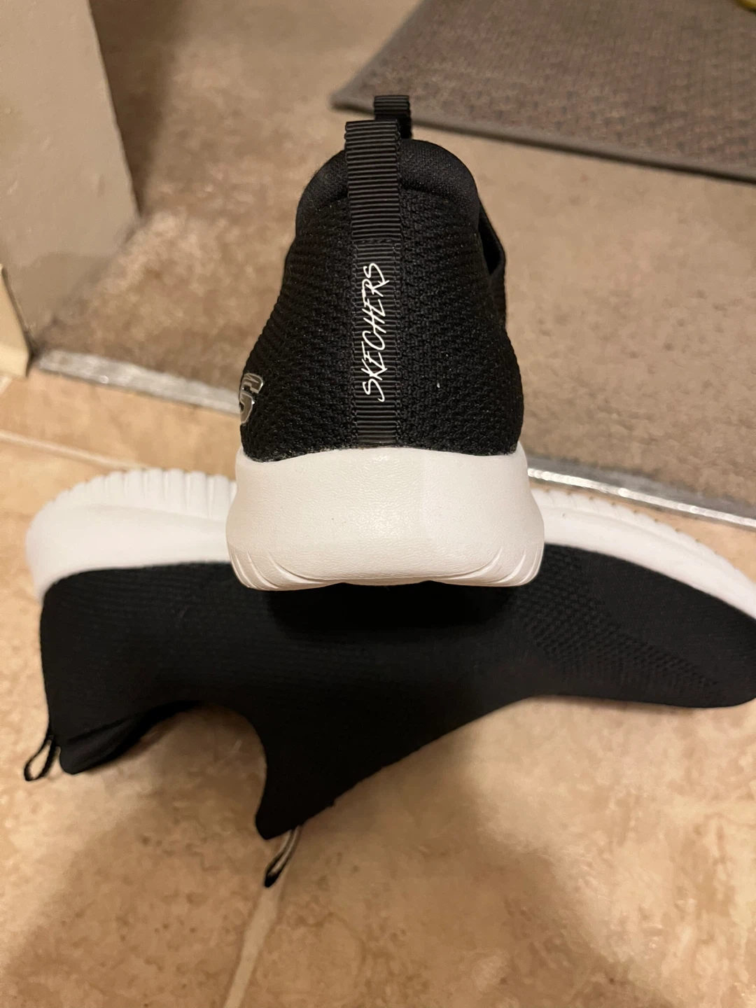 EUC - Skechers Air-Cooled Memory Foam Black Slip-On Sneakers