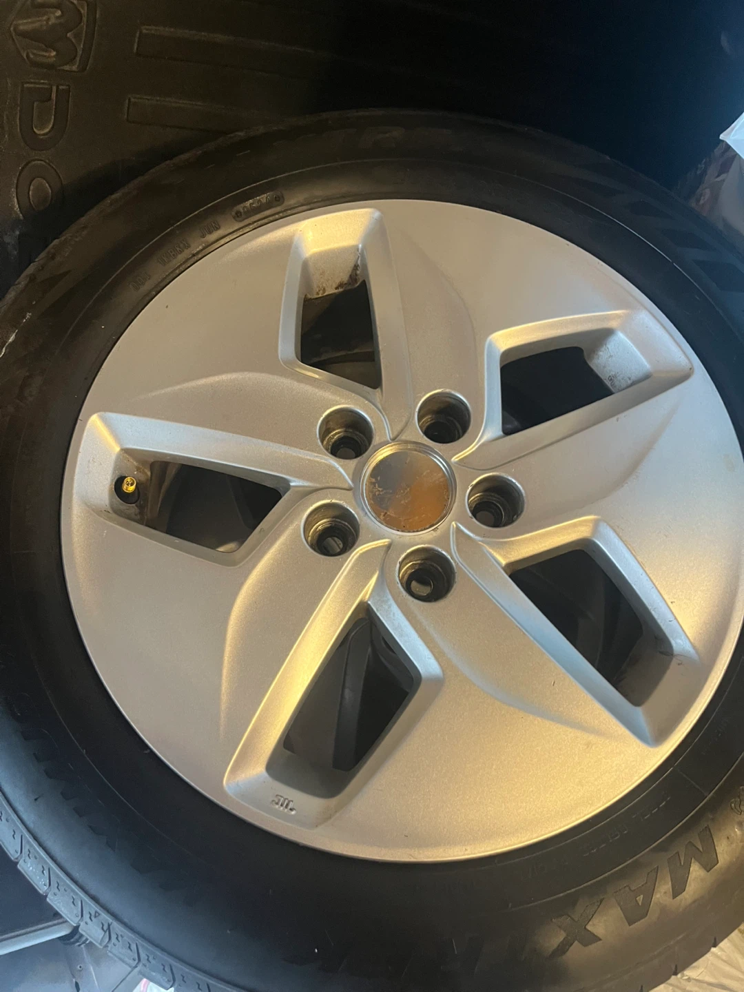 OEM Hyundai Rims w BridgeStone Tires 5x114.3 FullSet - photo 5