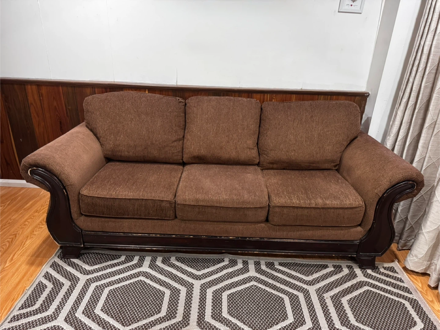 Free sofa- Solid Wood 3-Seater-pickup only - photo 4