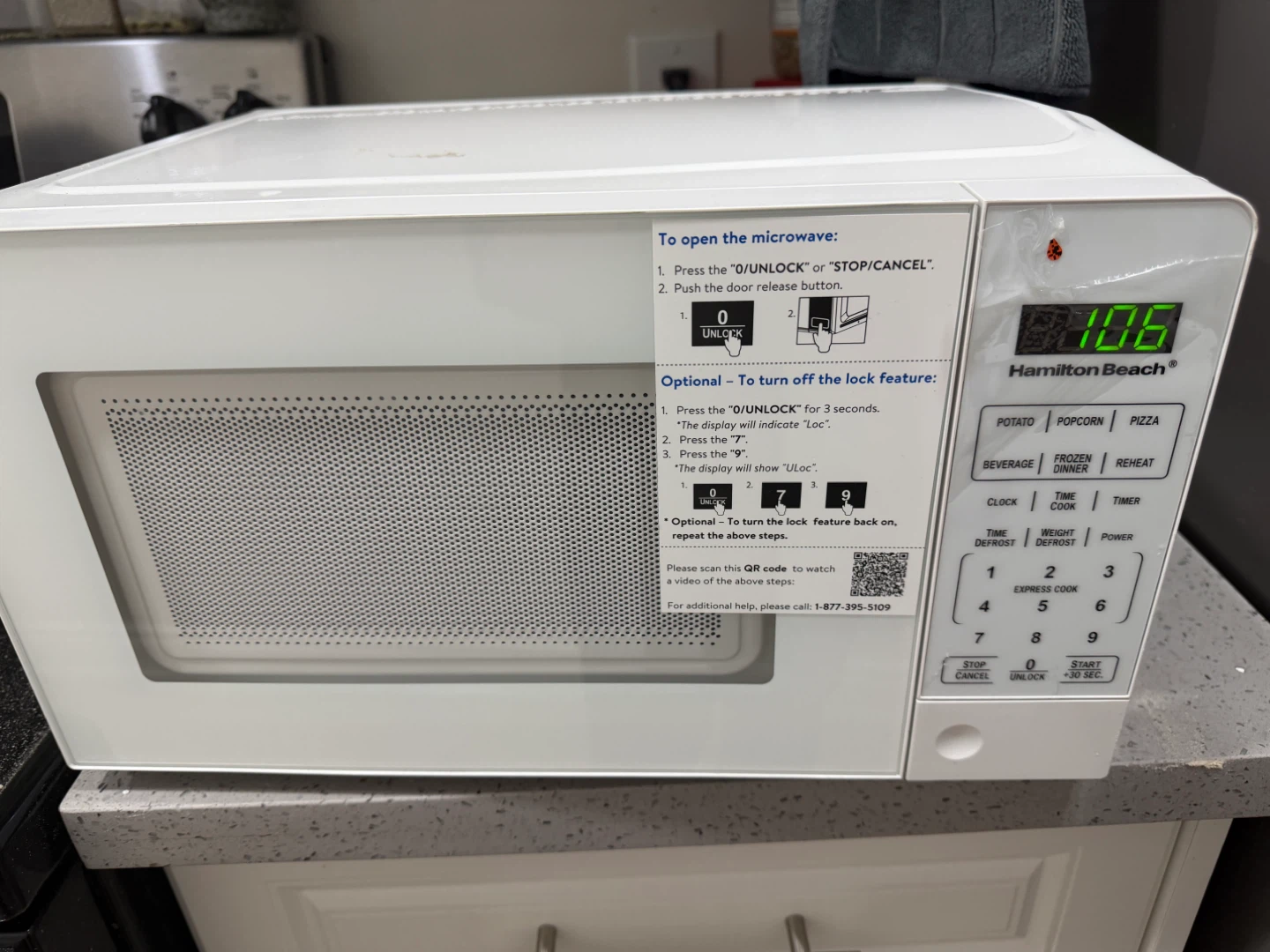 Hamilton Beach Microwave 700 Watts - photo 2