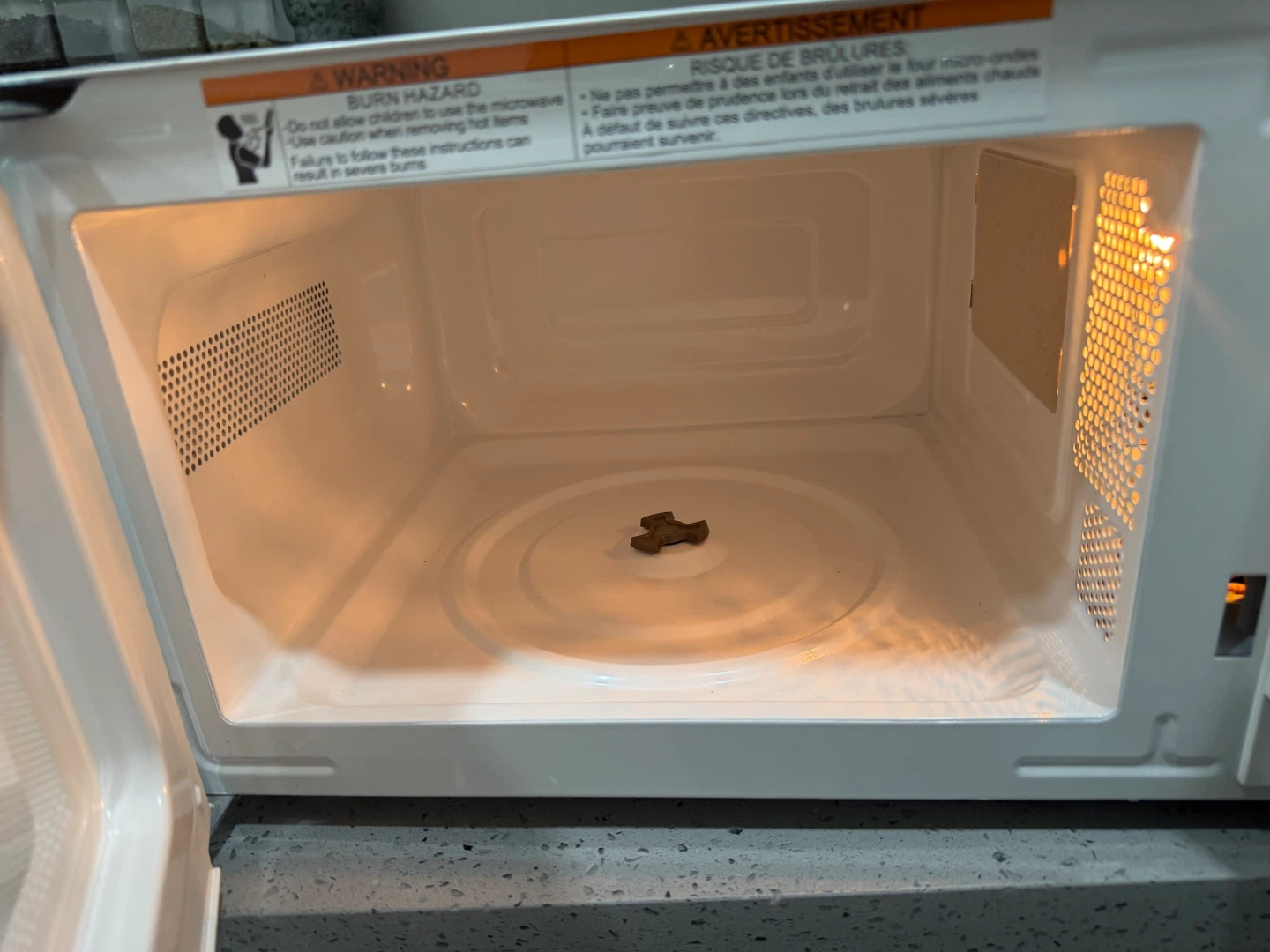 Hamilton Beach Microwave 700 Watts - photo 3