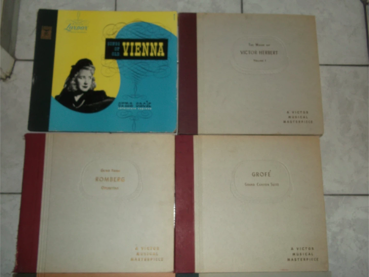 A Victor Musical Masterpiece (Lot of 7 Vinyl 12” Records)!! - photo 2