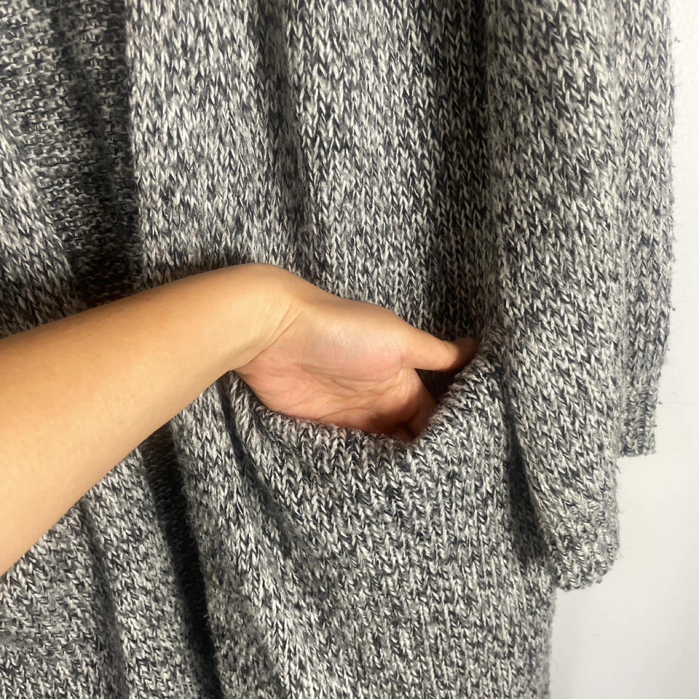 H&M Grey Knit Long Cardigan Size Medium - photo 4