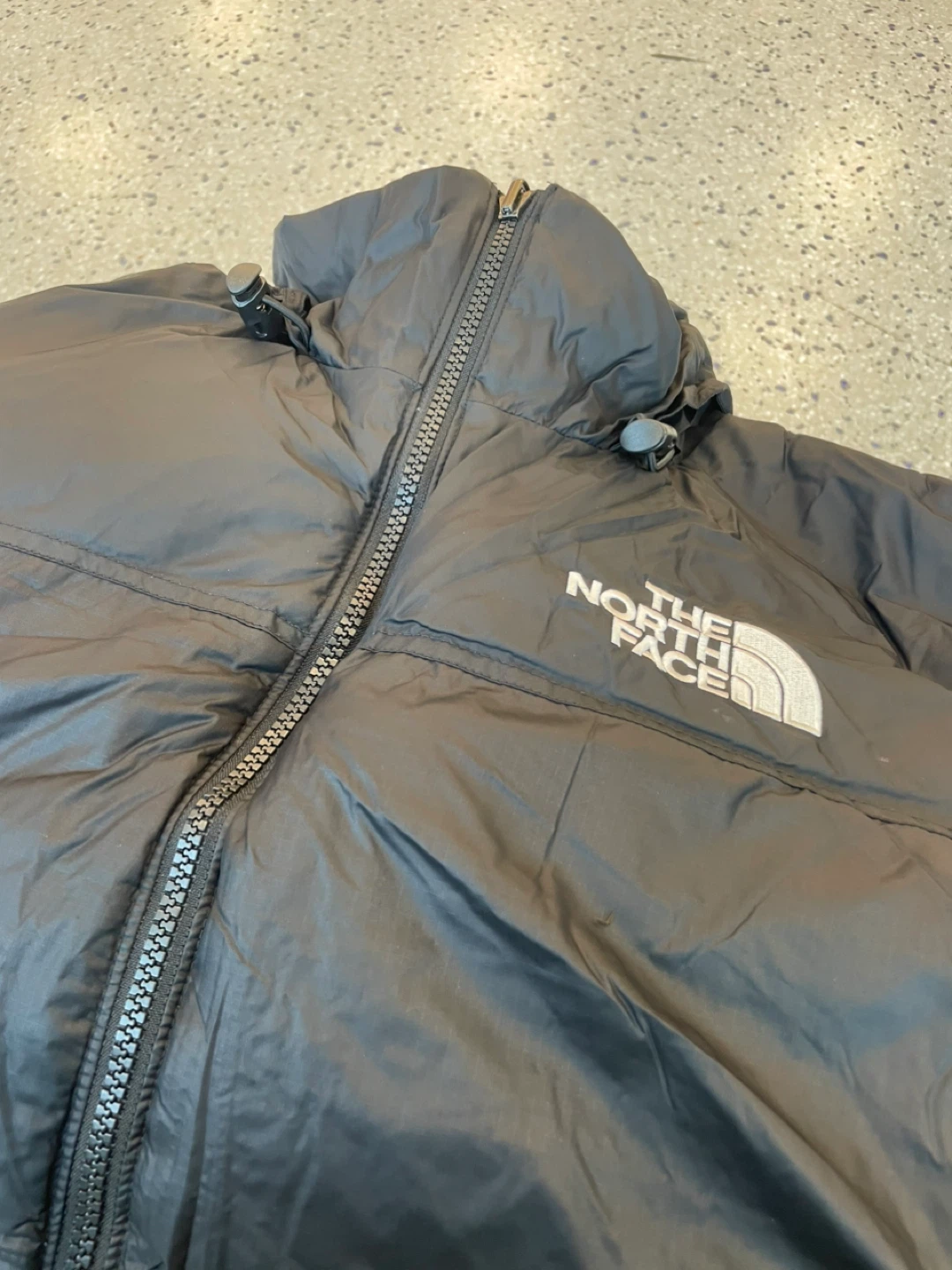 north face vest puffy jacket (L)