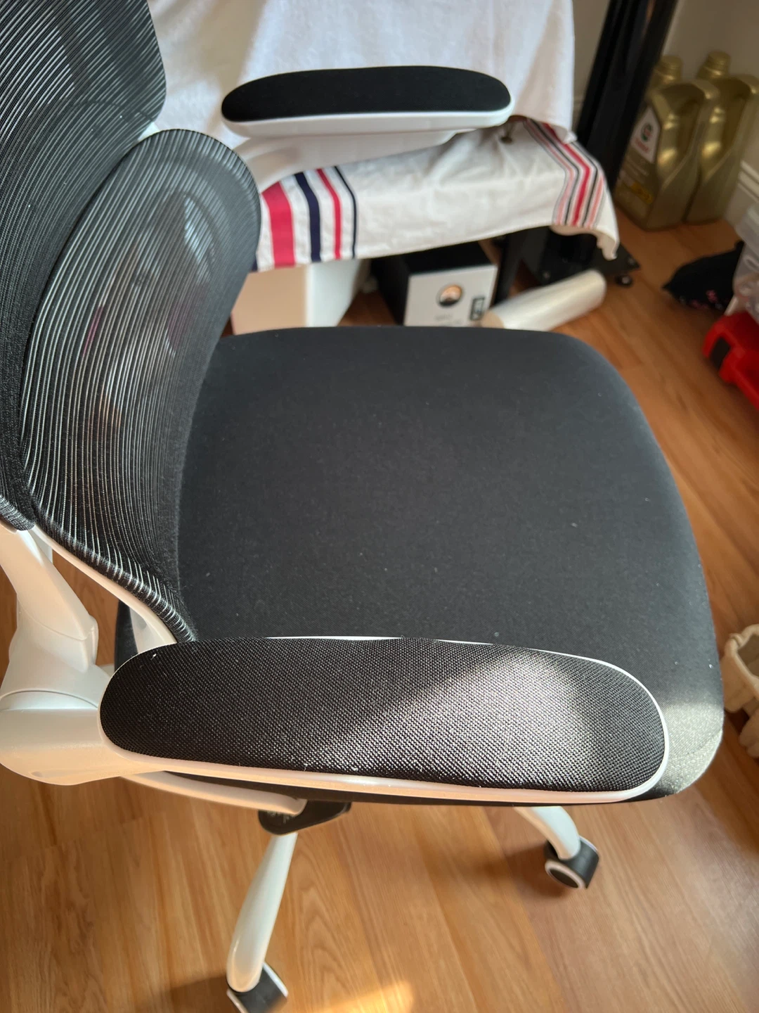 Ergonomic Mesh Office Chair with Headrest - photo 3