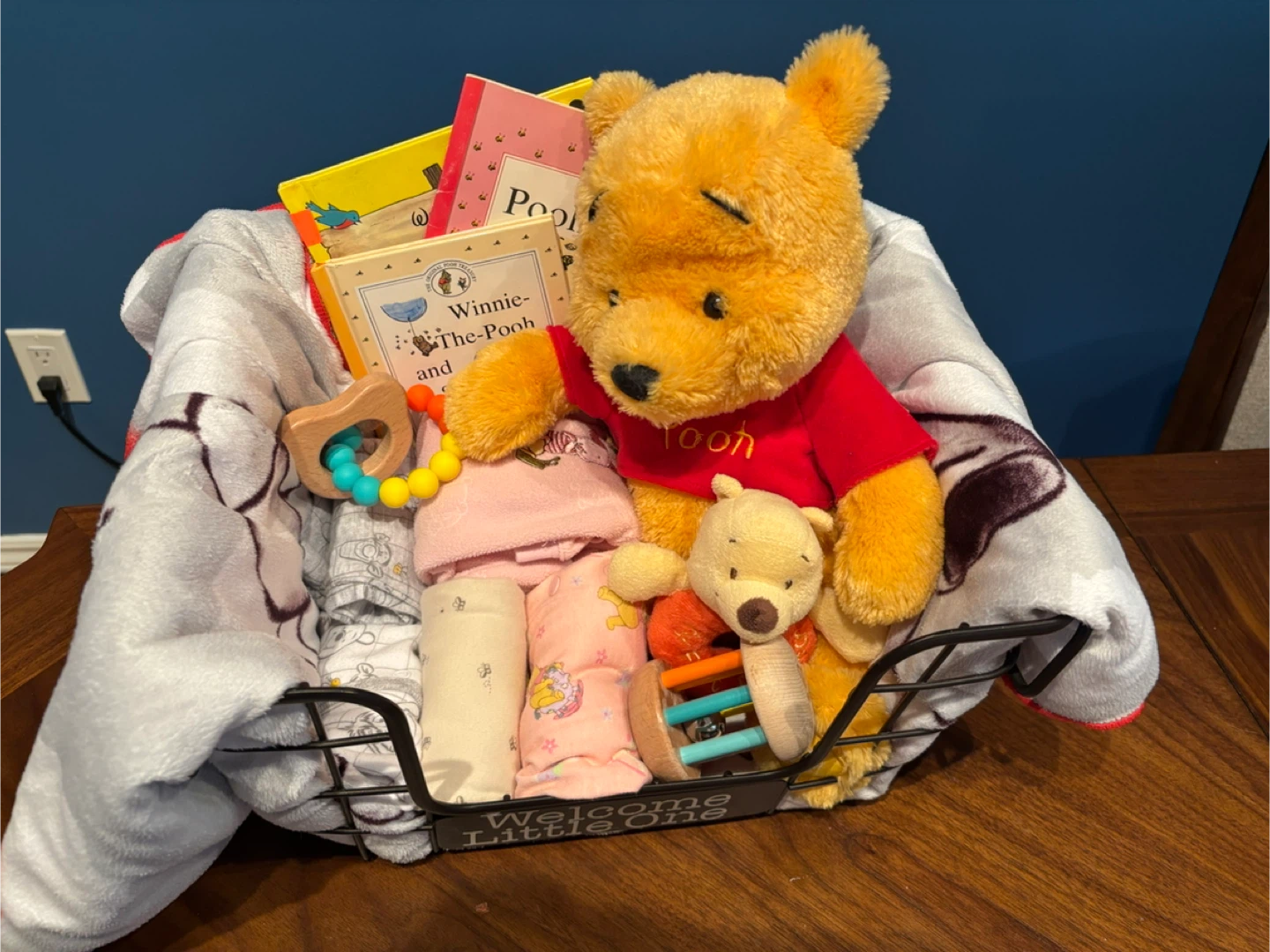 Winnie the Pooh Baby Gift Basket with Plush, Books, and Blanket - photo 2