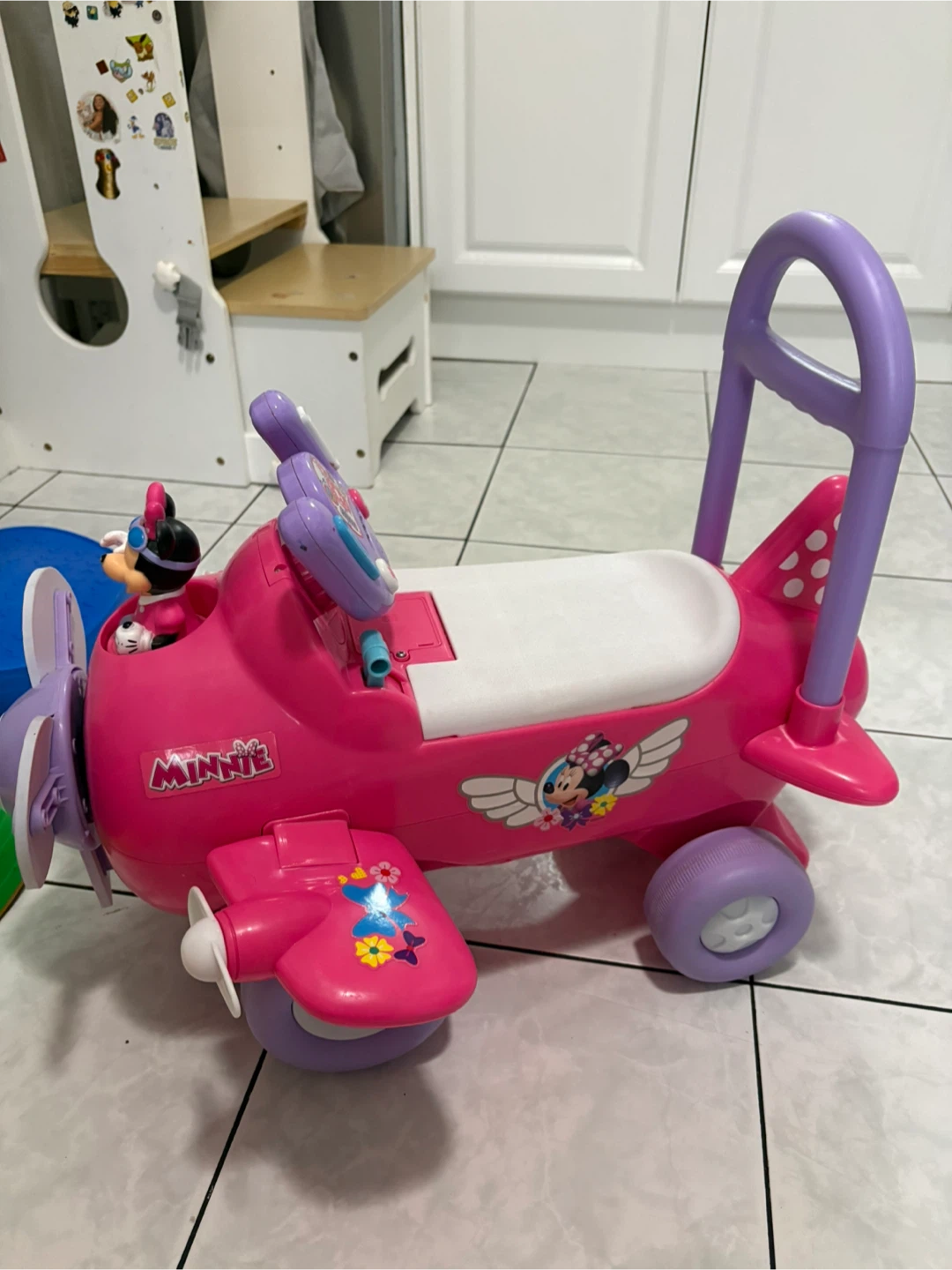 Minnie Mouse Ride-On Plane