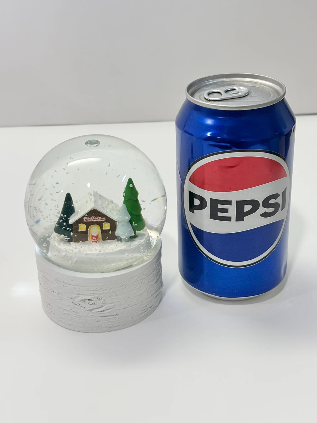 Tim Hortons Snow Globe - photo 3