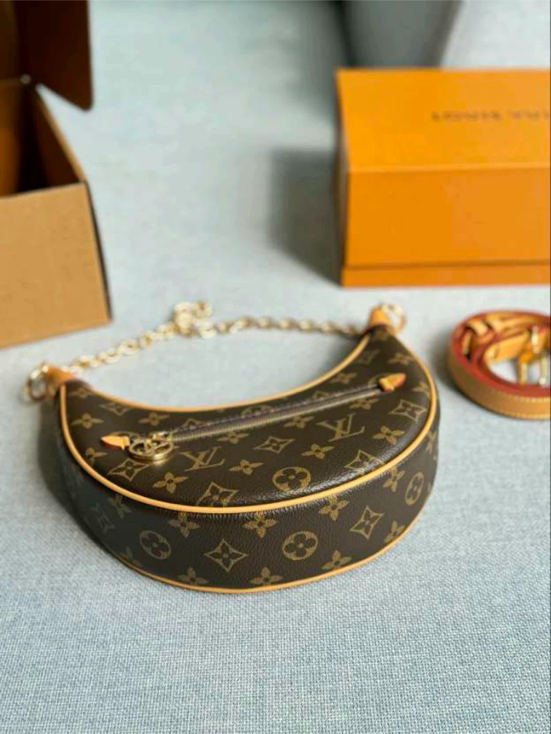 Louis Vuitton Monogram loop Bag - photo 2