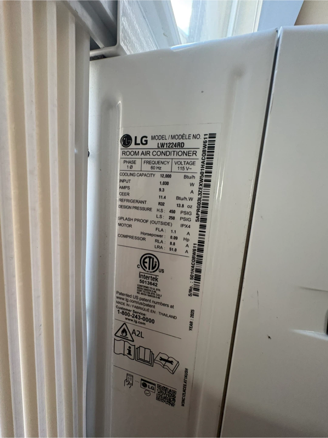 LG 12,000 Window AC - photo 2