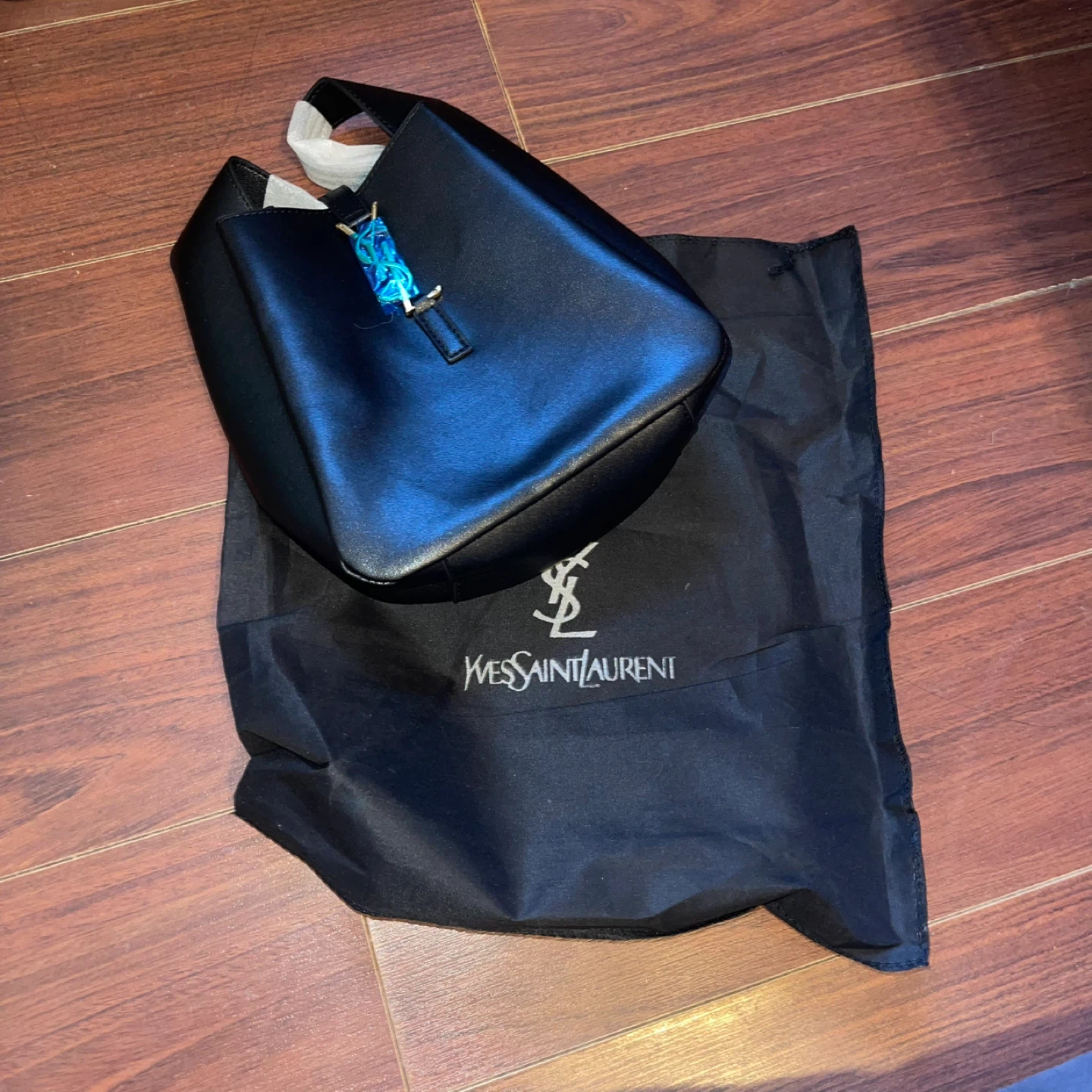 Yves Saint Laurent Black Leather Shoulder Bag