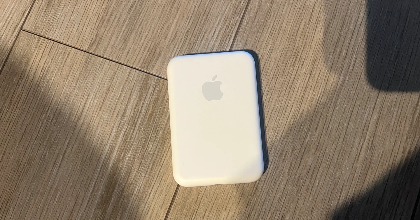 Apple MagSafe Charger - photo 2