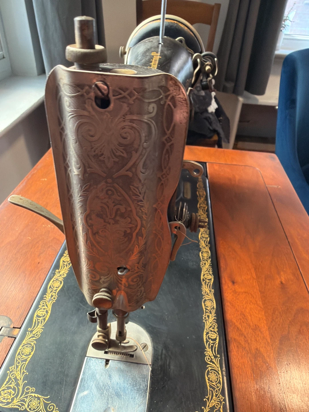 Vintage Singer Sewing Machine - photo 5