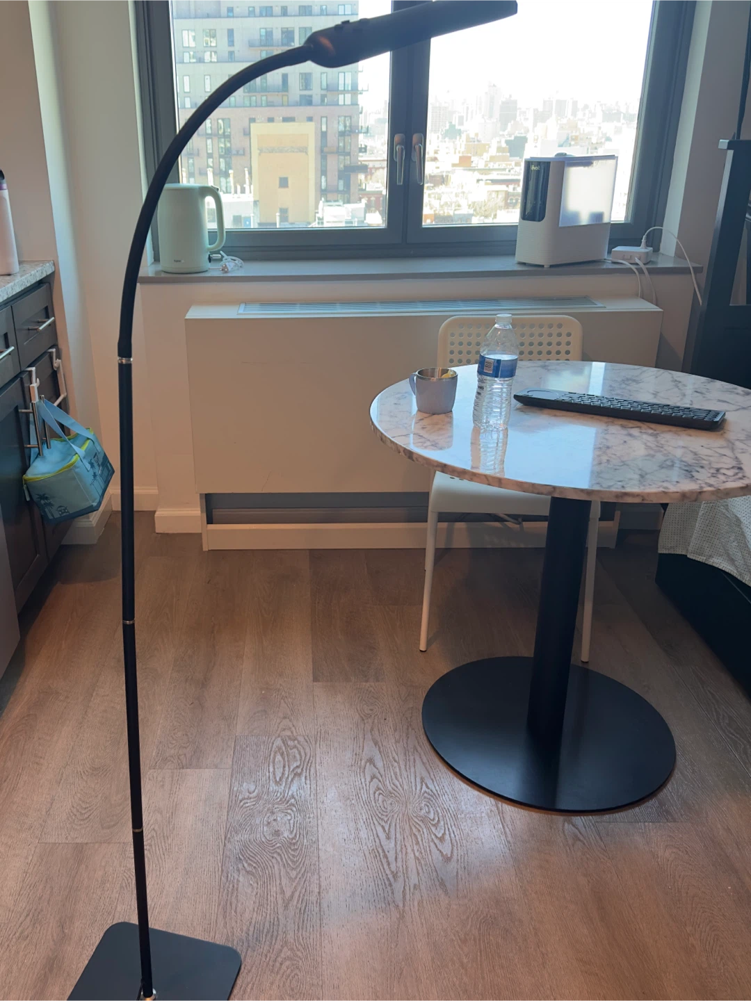 Moving Sale Light led  (Like New / Excellent Condition)
