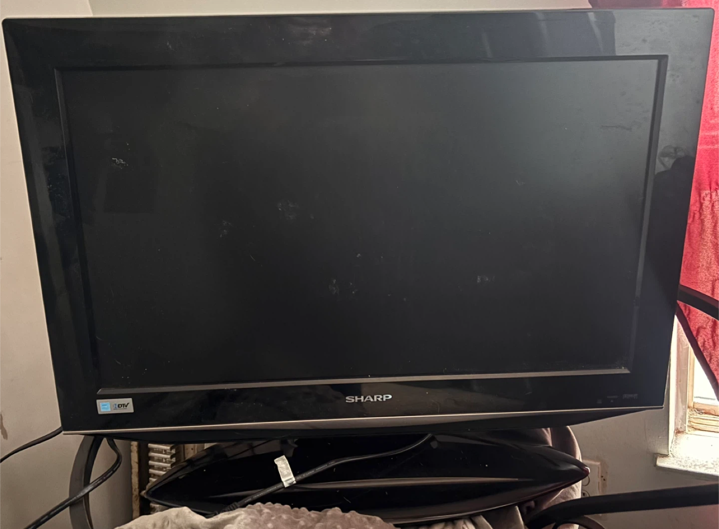 Sharp Flat Screen TV – Works – Includes Remote