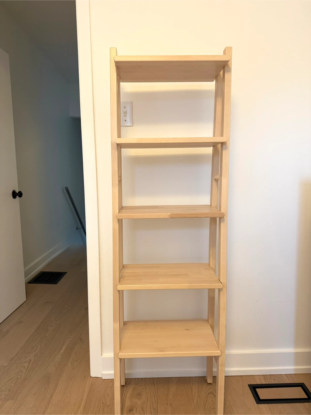 Light Wood Ladder Shelf - photo 2