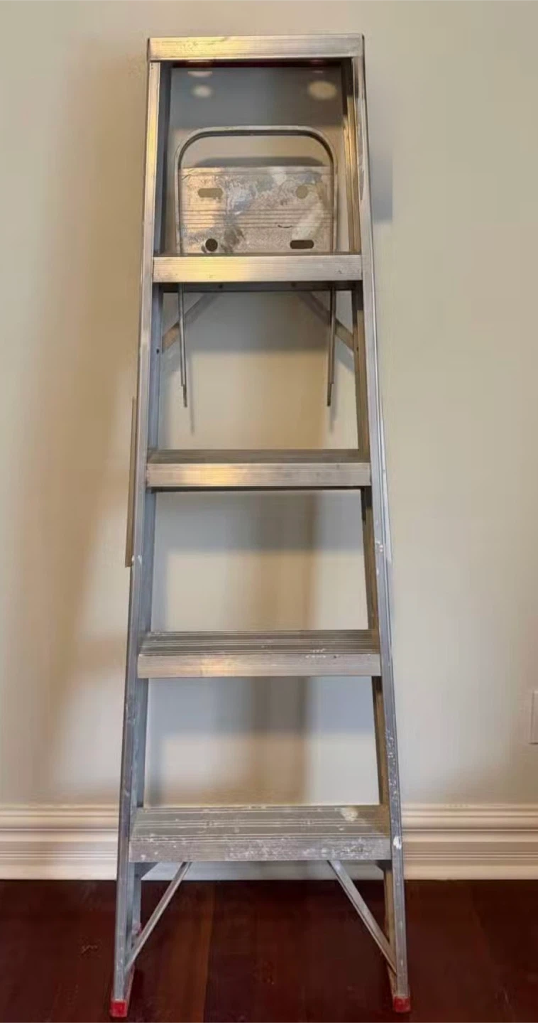 Aluminum Step Ladder