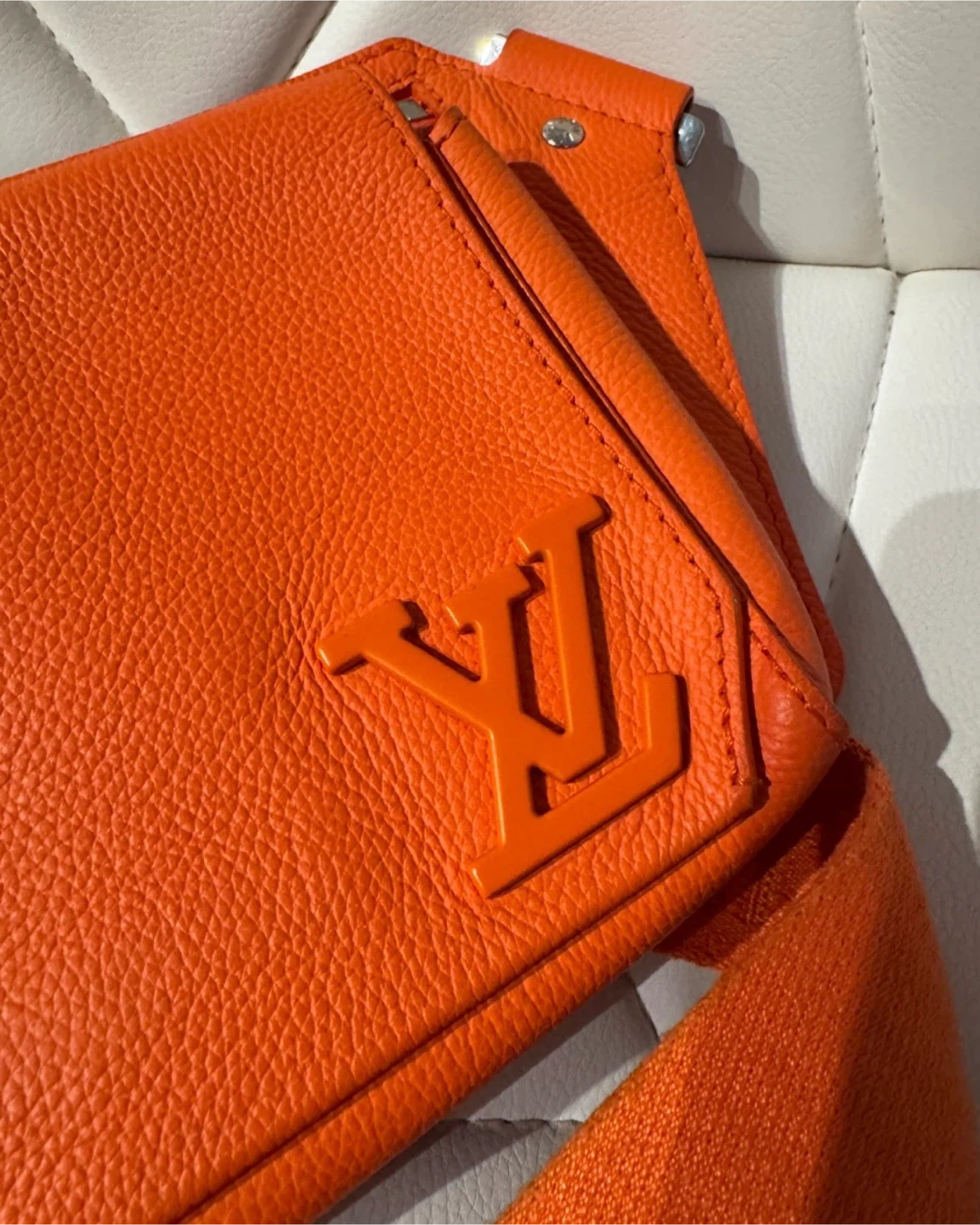 Authentic - LV side bag - photo 2