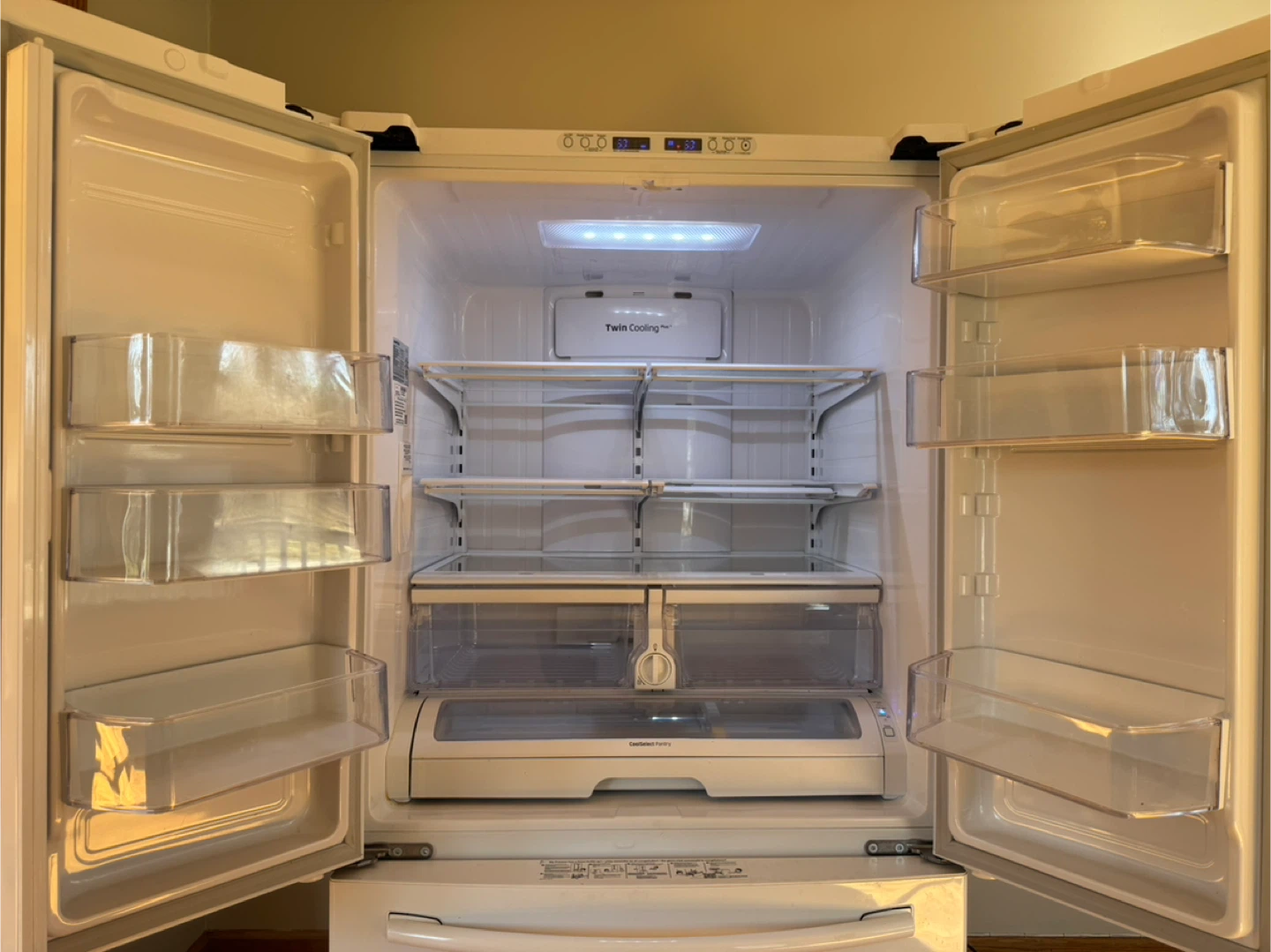 Samsung Refrigerator - photo 5