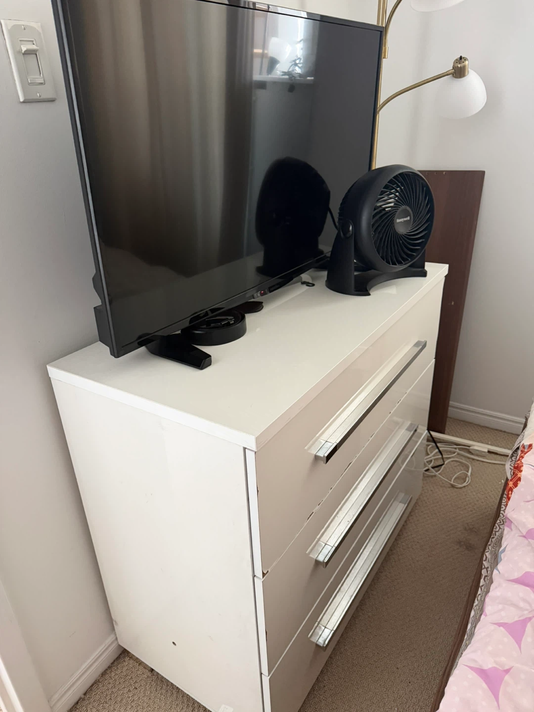 White 3-Drawer Dresser