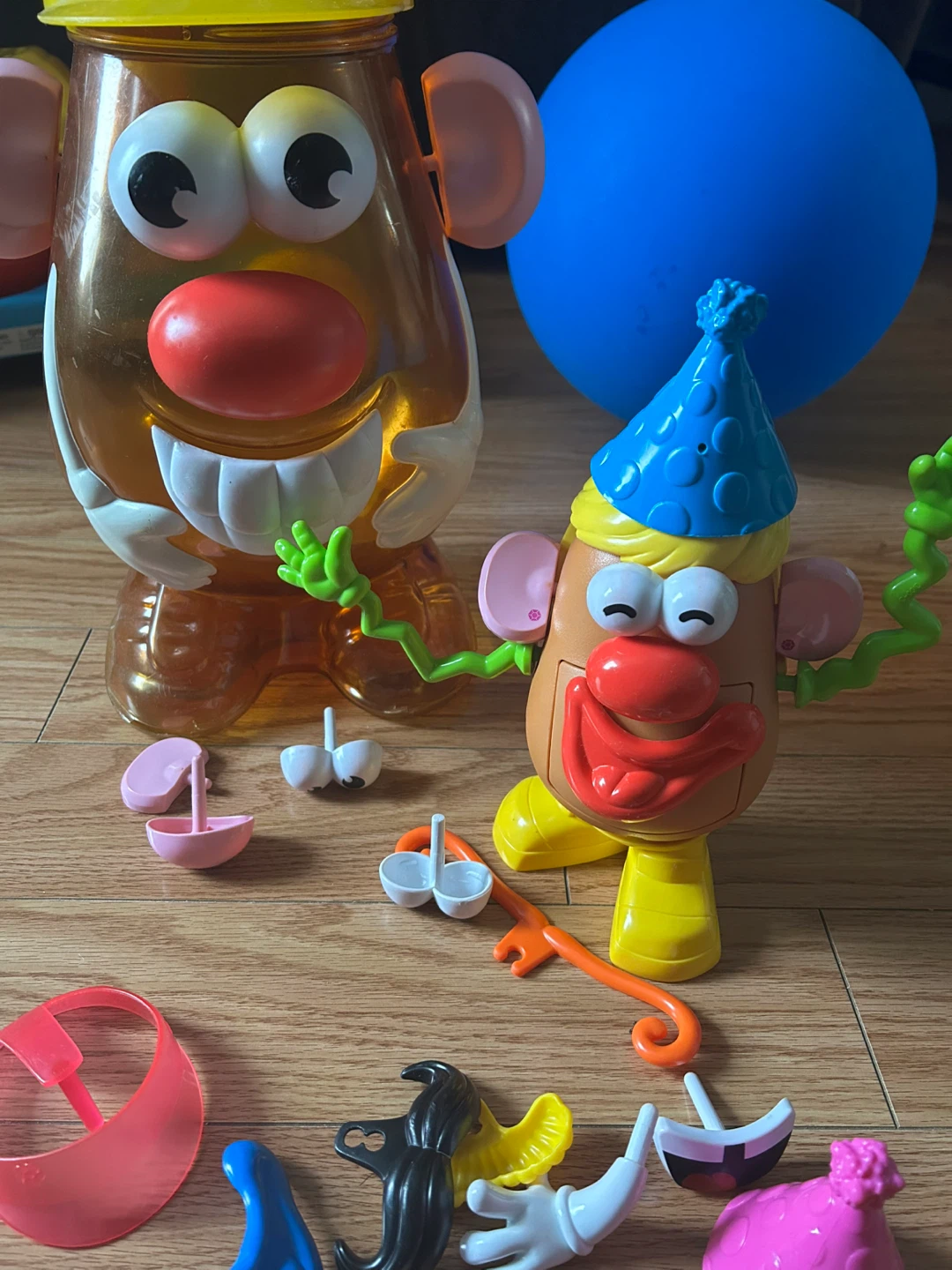 Mr. Potato Head Set with Large Storage Tub & Accessories