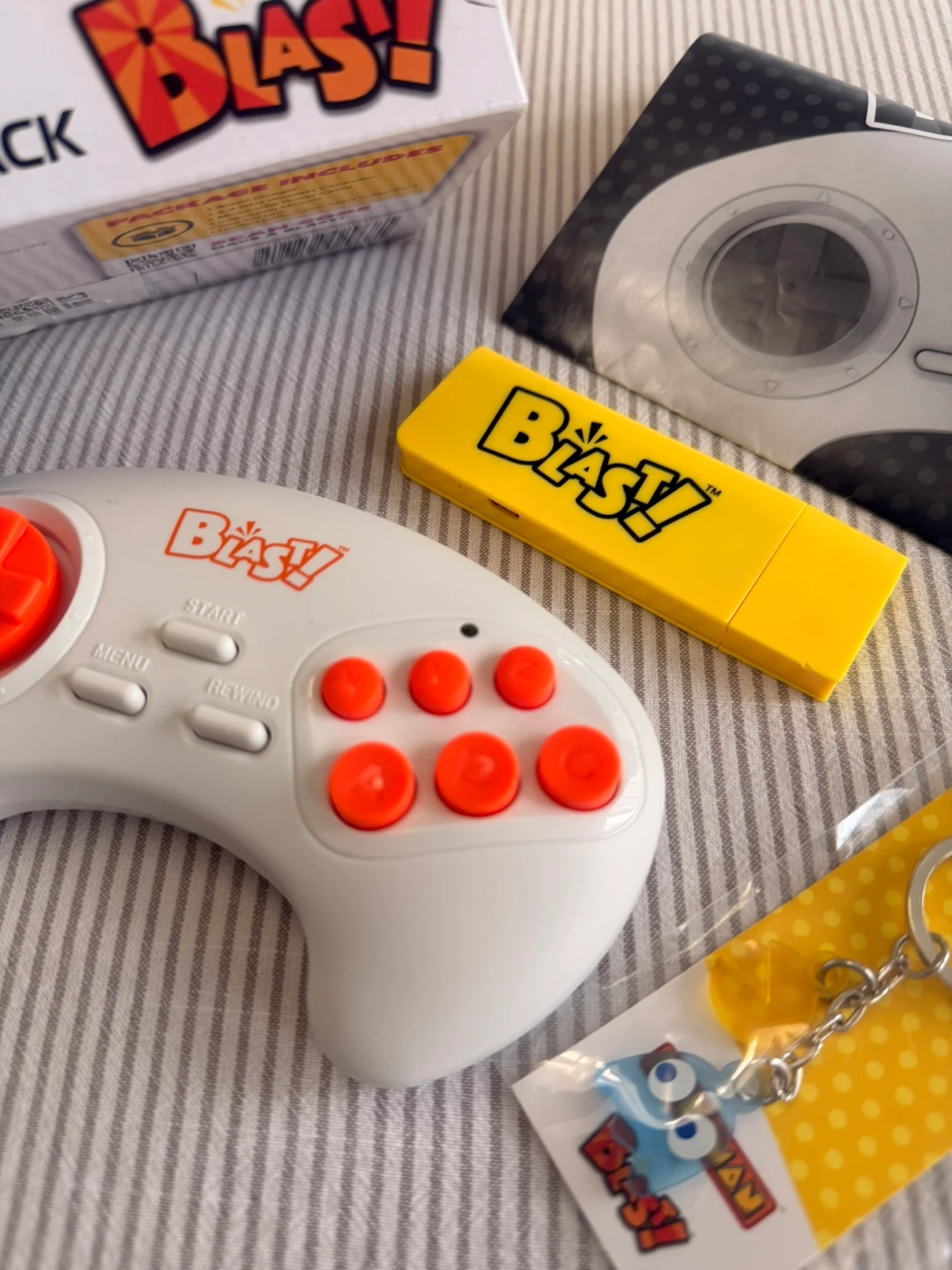 Bandai Namco Pac-Man Blast! 8 Built-In Games HDMI Retro Console - photo 3
