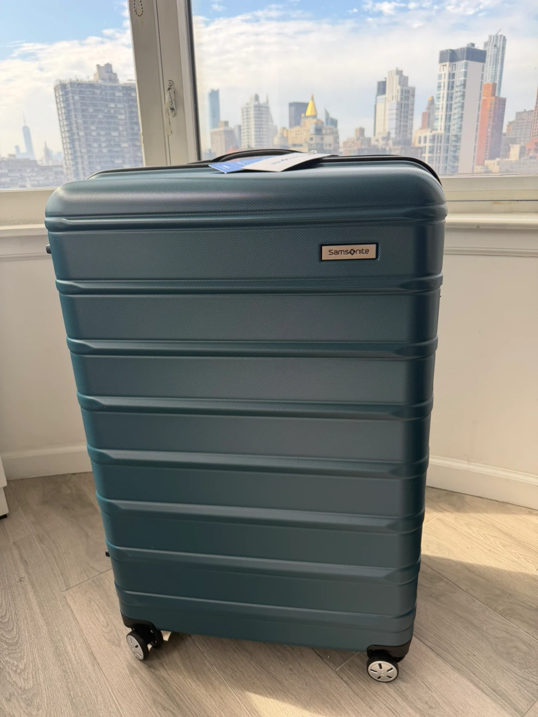 Samsonite Omni 2 Large 28” Luggage – Brand New