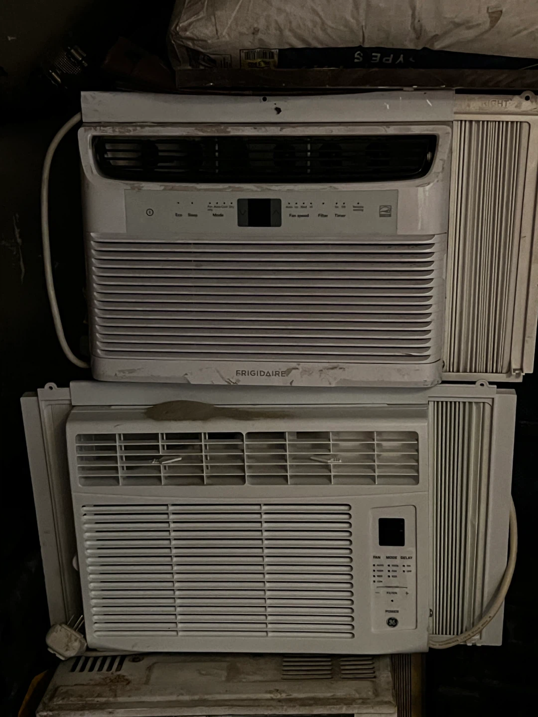 Frigidaire Window Air Conditioner - photo 2