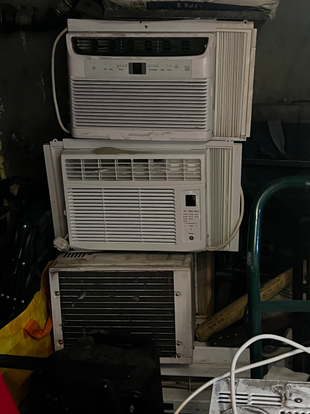 Frigidaire Window Air Conditioner - photo 3