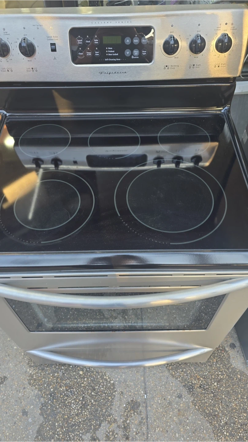 Frigidaire Gallery Series Electric Range 30 inches - photo 3