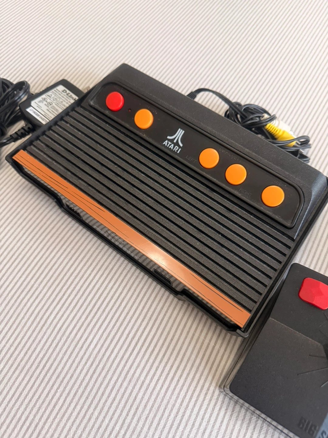 Atari Flashback 7 Classic Game Console - photo 2