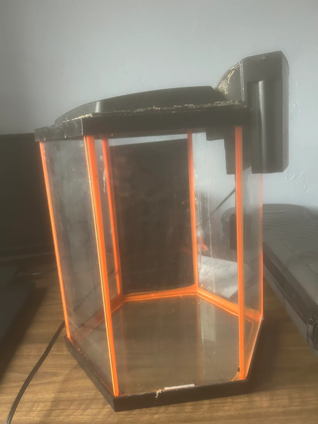Aqueon Small Hexagon Aquarium Tank - photo 2