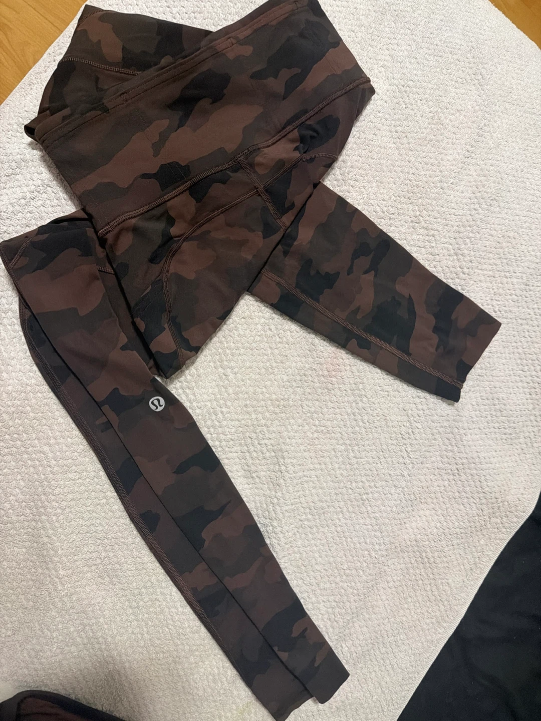 Lululemon Camo Sports Bra & Leggings Set - photo 3