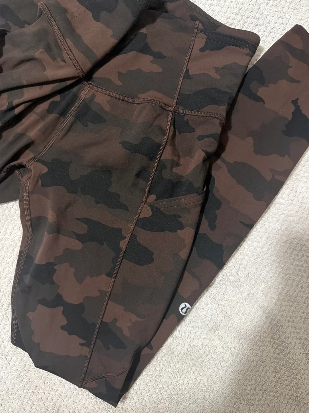 Lululemon Camo Sports Bra & Leggings Set - photo 5