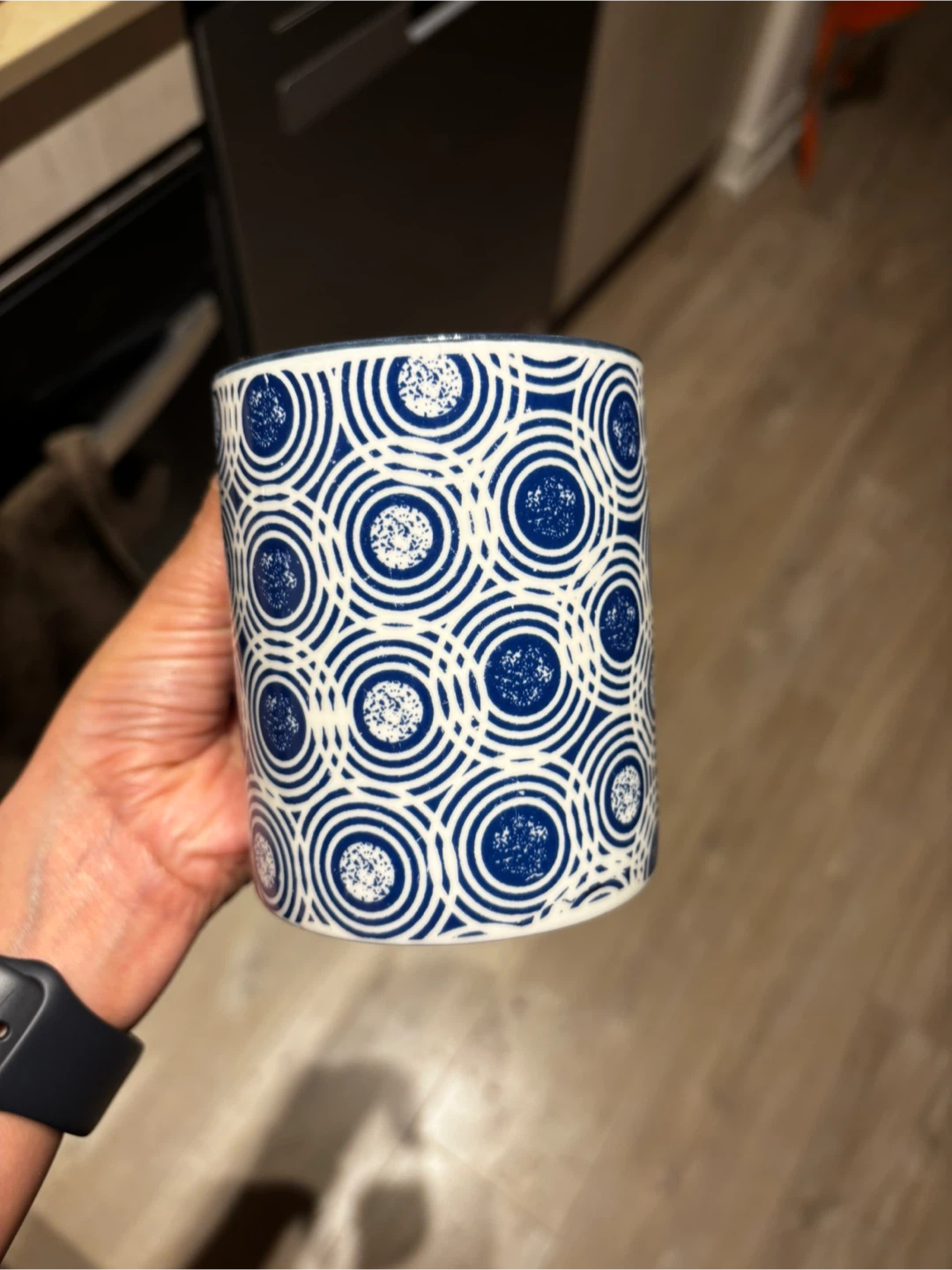 Blue and White Patterned Ceramic Mug: set of 2 - photo 4